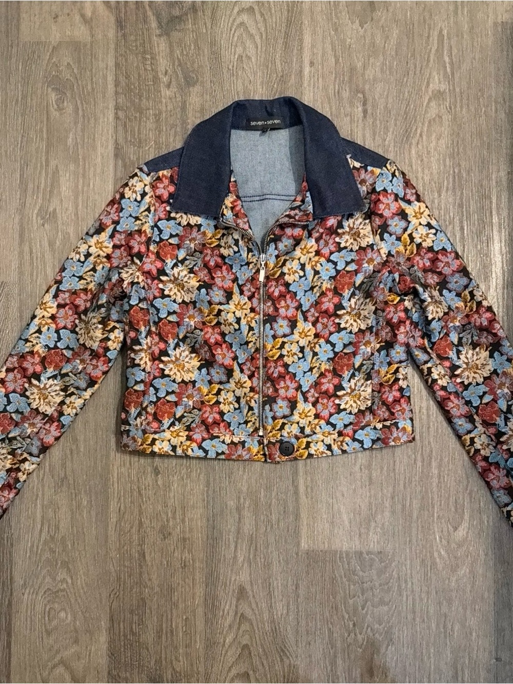 Seven7 Navy-Collar Floral Quilted Cropped Jacket